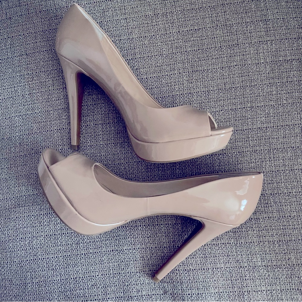 Jessica Simpson patent leather open toed heels